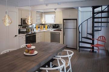 Vacation House for 6 Guests in Oak Bluffs, Martha's Vineyard, Picture 3