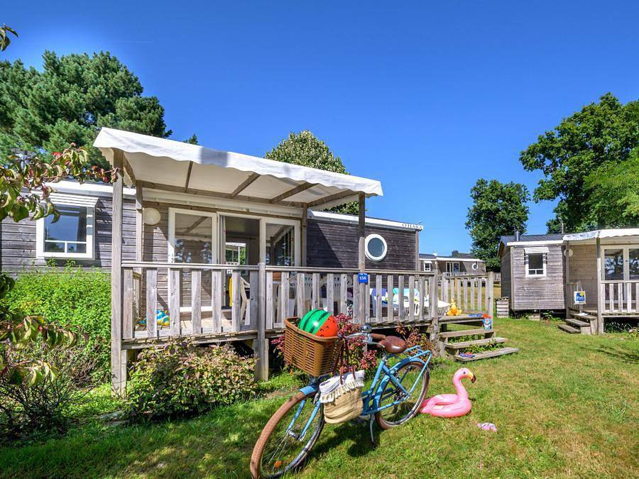 Flower Camping Le Conleau - Mobilhome 4 personnes - Mobil-home Bois Confort 29m² (2 chambres) + Terrasse + Tv + Quartier piéton + Nespresso in Vannes, Côte des Mégalithes