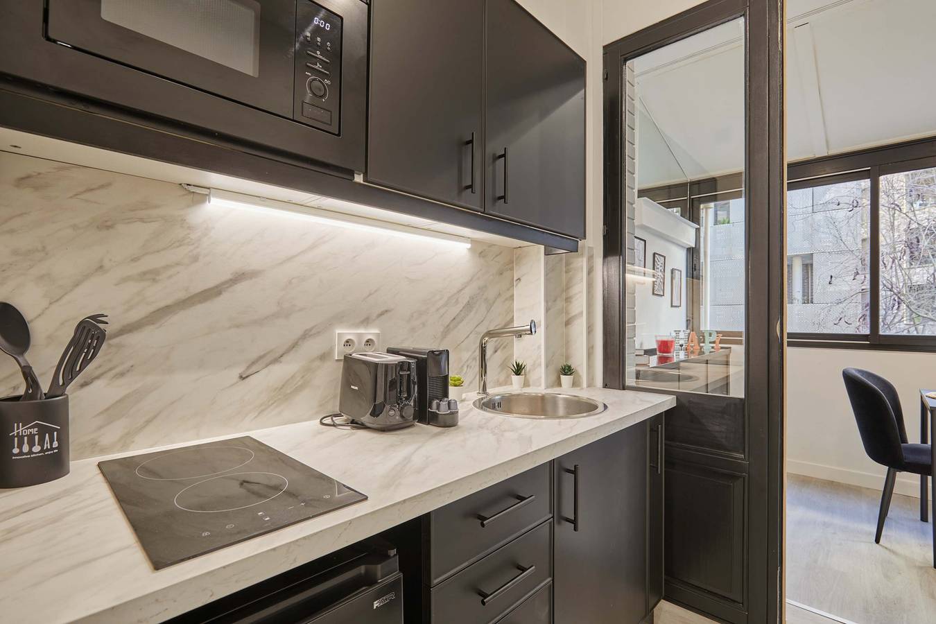 Appartement entier, Modern Suite with Patio Boulogne-Billancourt in Boulogne-Billancourt, Hauts-de-Seine