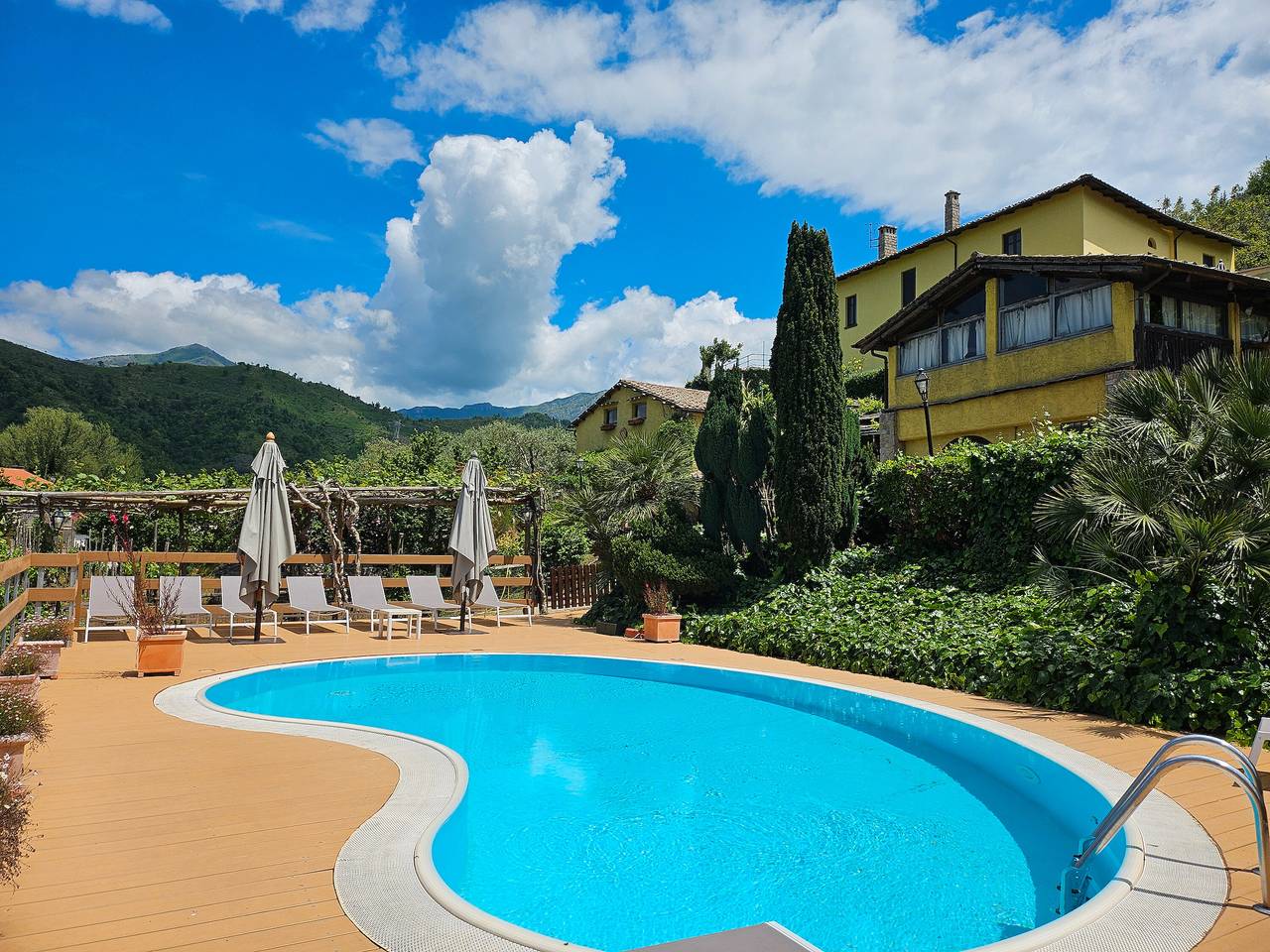 Entire apartment, Apartment 'Appartamenti In Agriturismo' with Mountain View, Wi-Fi and Air Conditioning in Fisciano, Salerno Province