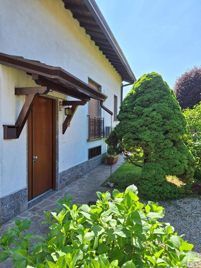 Ferienhaus für 8 Personen, mit Garten und Ausblick in Como