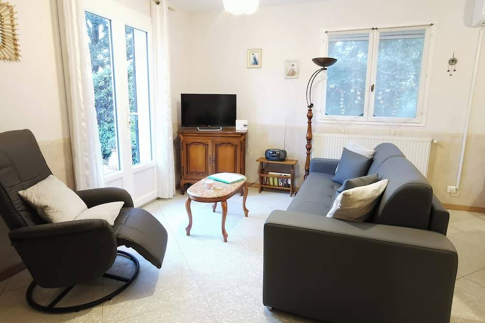 Appartement entier, Gîte au calme avec piscine chauffée in Grillon, Enclave de Valreas