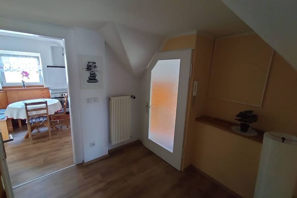Ganze Wohnung, Ruhige zentrale Lage in Freital am Stadtrand von Dresden in Freital, Sächsisches Elbland
