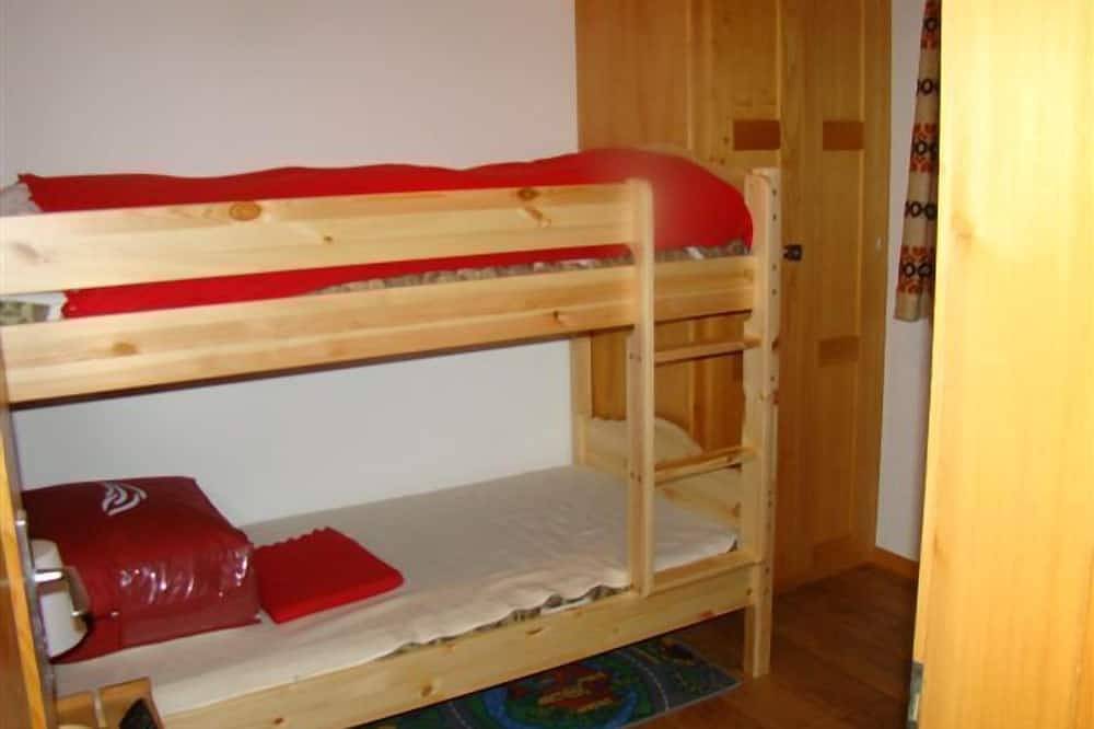 Komfortables Holzchalet in unverbauter Aussichtslage in den Bergen in Grächen, Walliser Alpen