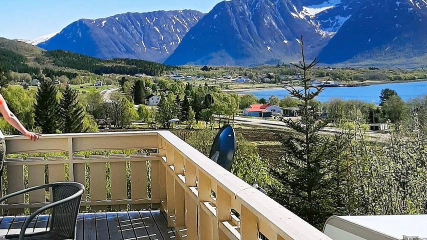 Ferienhaus für 9 Personen, mit Terrasse und Whirlpool in Vesterålen