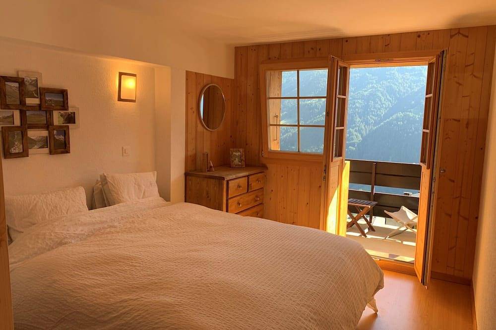 Ganze Wohnung, Aussen : 4-Zimmer-Duplex-Wohnung für 6 Personen, 2 Balkone nach Süden, schöne Aussicht -Innen : ca. in Saint Luc, Anniviers