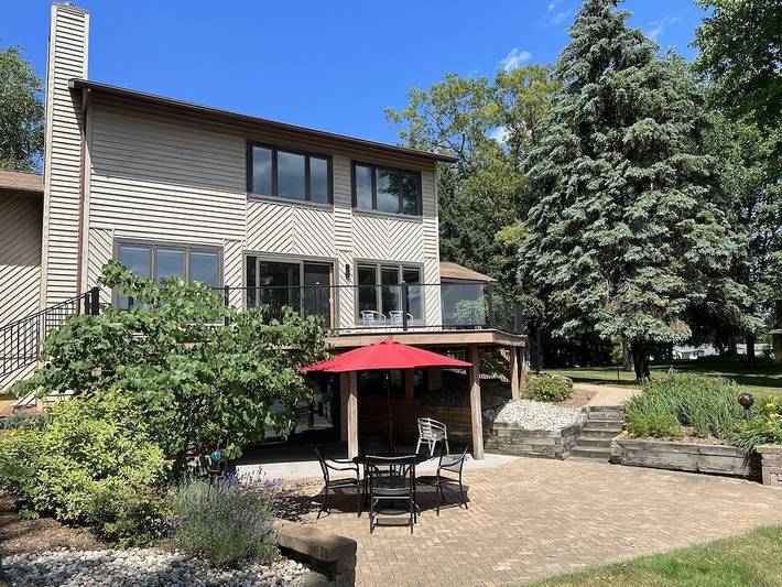 Feriehus for 8 personer, sauna og badebasseng i tillegg til jacuzzi og hage i USA