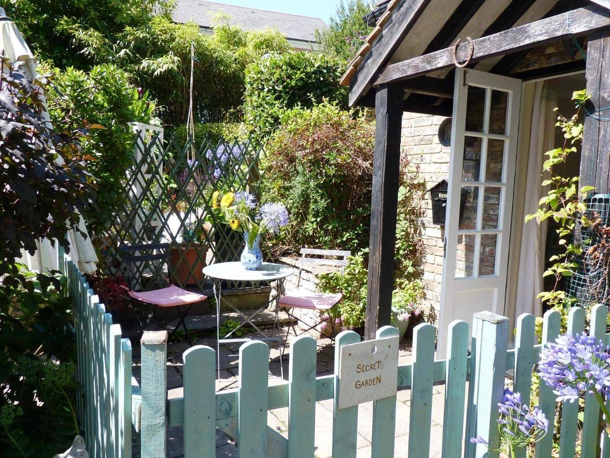 Secret Garden Hideaway For Adults in Eastbourne, Ost Sussex