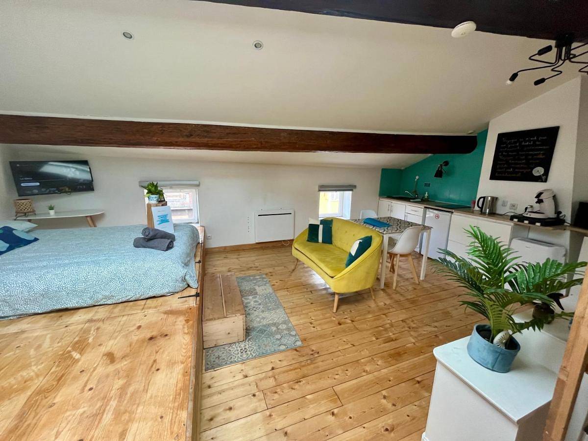 Appartement entier, One-Bedroom Apartment in L'Arbresle, Lyon et ses environs