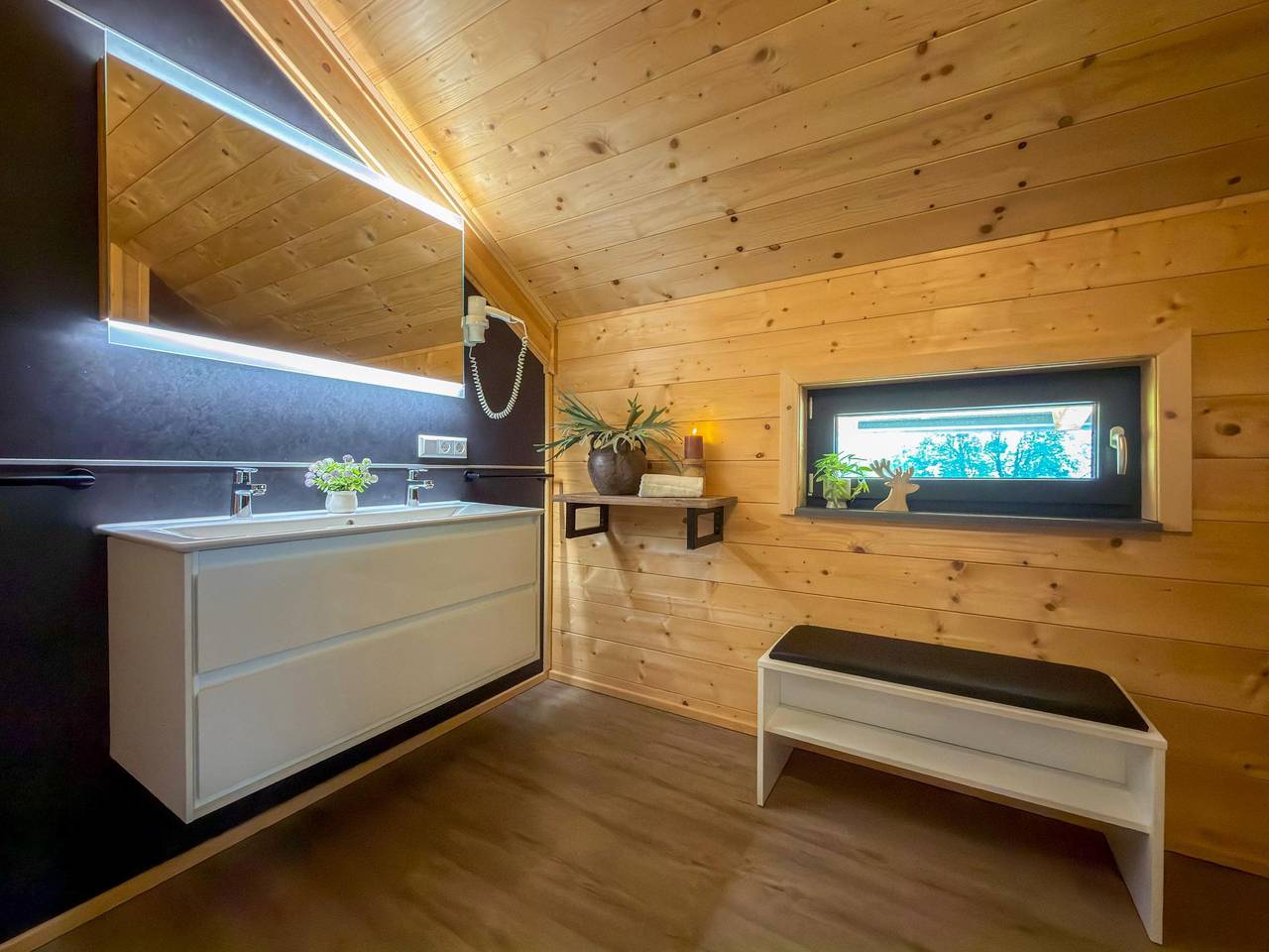Chalet mit Sunshower und panoramischem Blick in Hermagor-Pressegger See, Bezirk Hermagor
