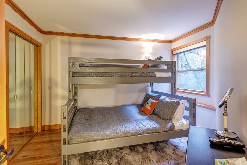 Ski-in schickes und gemütliches 2-Bett-Stadthaus mit 2 Bädern im Upper Village (Benchlands) in Whistler, Whistler Blackcomb