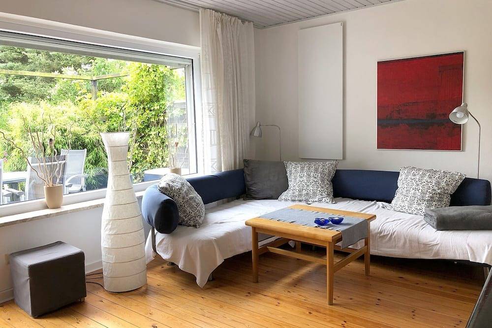 Strandnahes Ferienhaus für 2 - 6 Personen mit tollem Garten in Jellenbek, Schwedeneck
