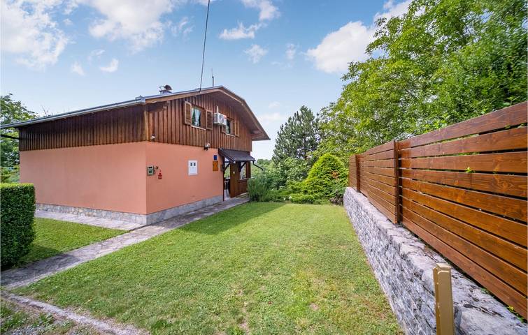 Gemütliche 130 m² große Wohnung mit Terrasse, WLAN und Parkplatz in Zagreb und Umgebung