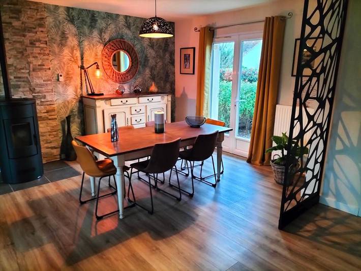 Location de vacances pour 7 personnes, avec terrasse et jardin à Teloché