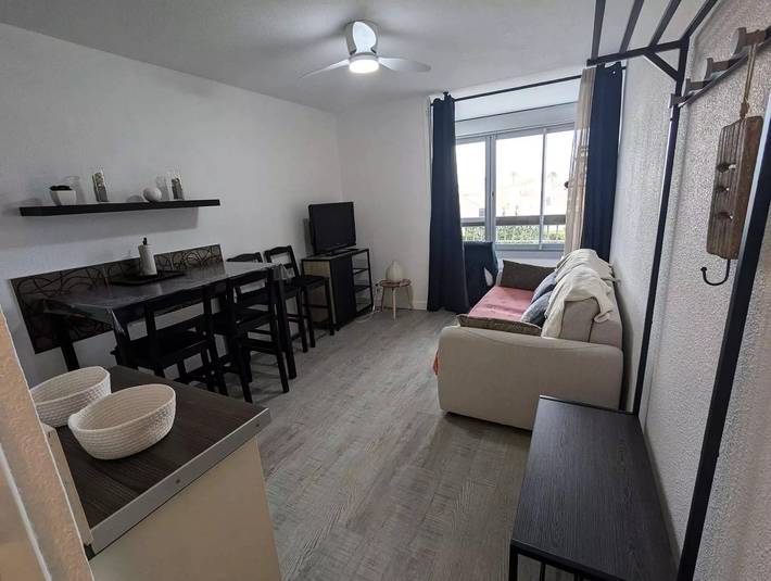 Estudio para 3 personas, con vistas - 1