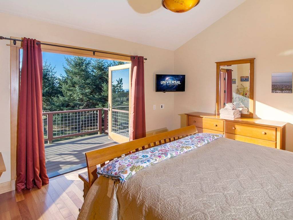 Neuer Heißer Tub !! Wunderschönes Zuhause mit Wasserblick! (Water View Place) in San Juan Island