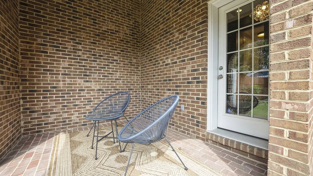 Beautiful 3-Bdrm Home <> Park 2 Cars <> King Bed in Alexandria (VA), Alexandria City