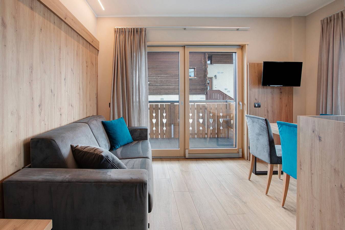 Geheel appartement, Appartement 'Beatrice' met Uitzicht op de Bergen, Balkon en Wifi in Livigno, Stilfser Joch National Park