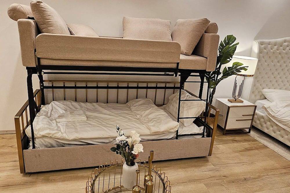 Entire apartment, Neubau City Wohnung Ug - Pool+Gym extra buchbar in Munich Sendling, Munich