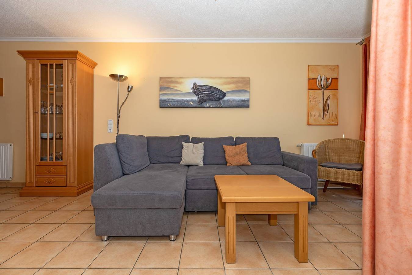 Appartement entier, Tolle Ferienwohnung direkt an der Ostsee mit Balkon und Blick zum Yachthafen in Ostseebad Kühlungsborn, Kühlungsborn