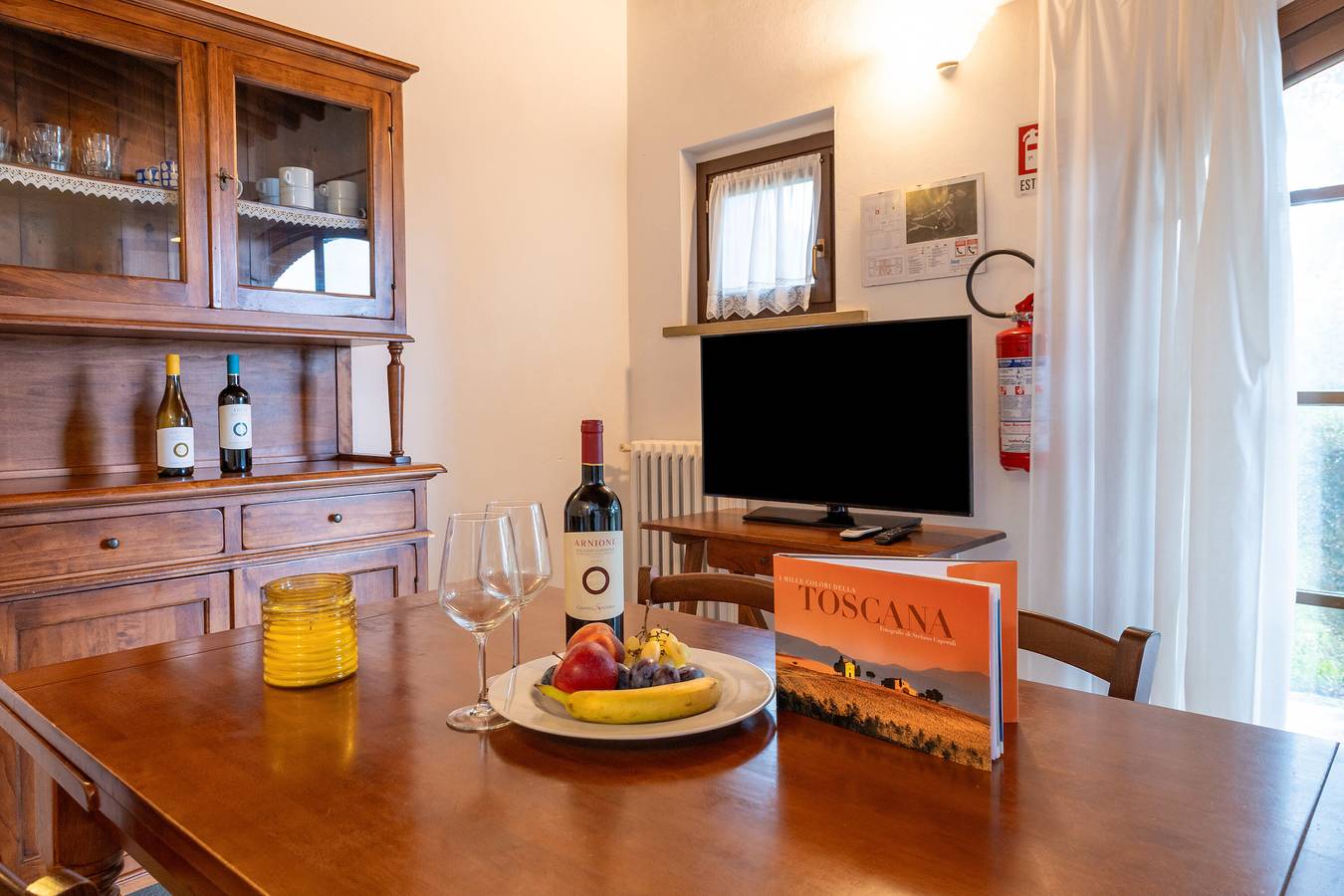 Apartamento entero, Apartamento 'Convolvolo' con piscina compartida, Wi-Fi y aire acondicionado in Santa Luce, Costa de la Maremma