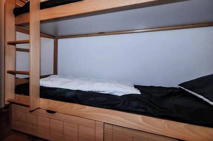 Gîte pour 6 personnes, avec balcon dans Office De Tourisme De Saint Sorlin D Arves - 4