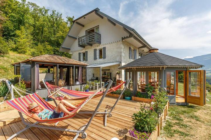 Chambre d’hôte pour 2 personnes, avec Terrasse et Jacuzzi ainsi que Jardin et Piscine à Arith