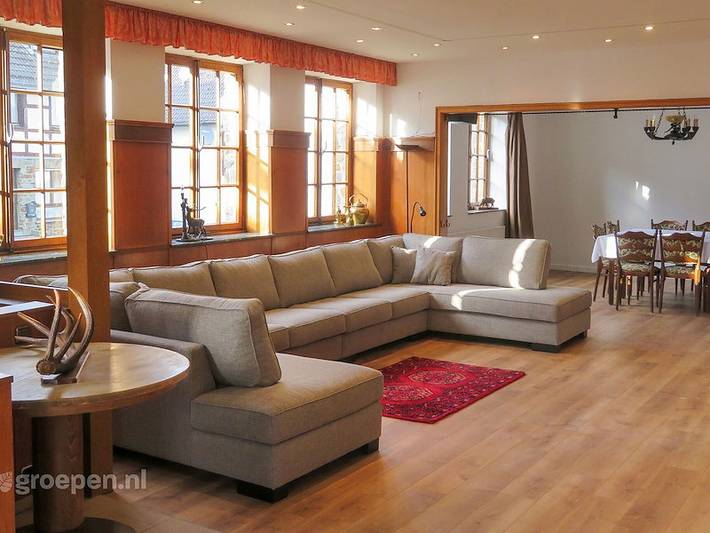 Ferienhaus für 18 Personen, mit Terrasse und Balkon/Terrasse im Nationalpark Eifel - 4