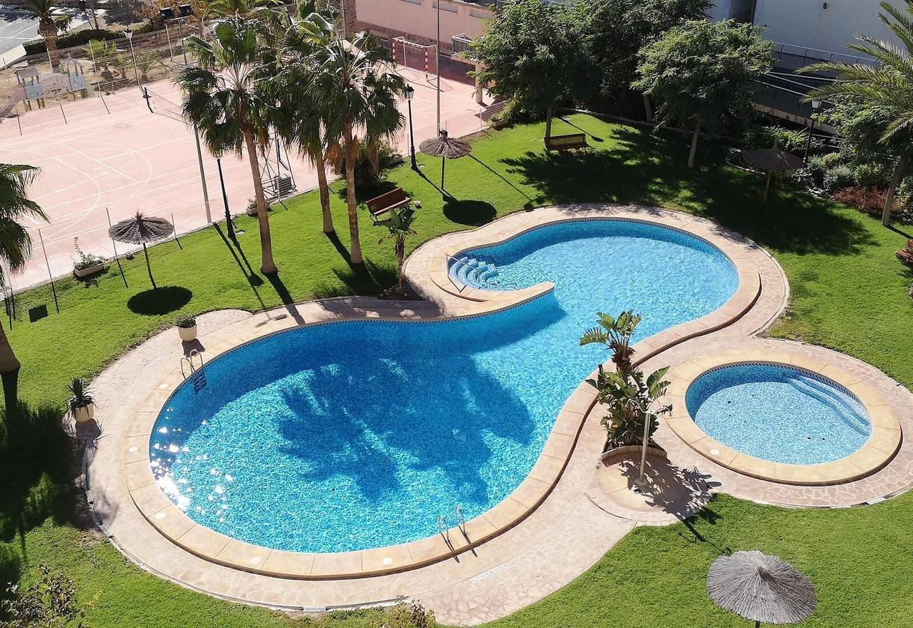 Appartement entier, Appartement en bord de mer avec vue, Wi-Fi et climatisation à El Campello in La Merced, El Campello
