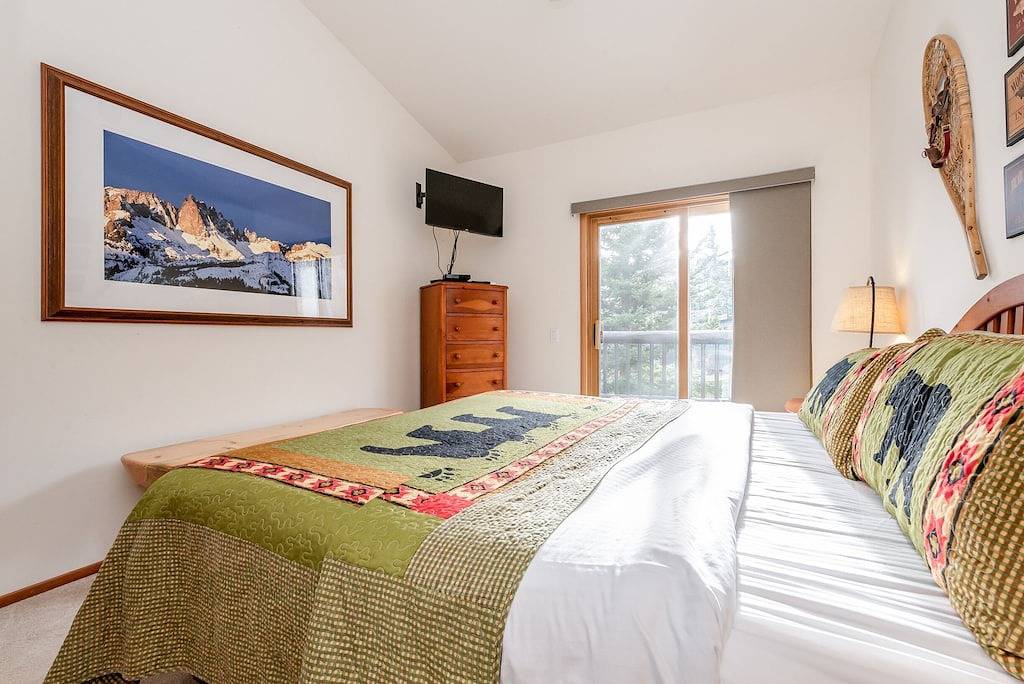 Ganze Wohnung, Zuhause in der Ferne im Snowcreek V Resort in Old Mammoth, Mammoth Lakes