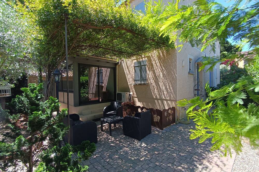 Maison Provençale avec jardin fermé et piscine partagée in Loriol-du-Comtat, Vaucluse