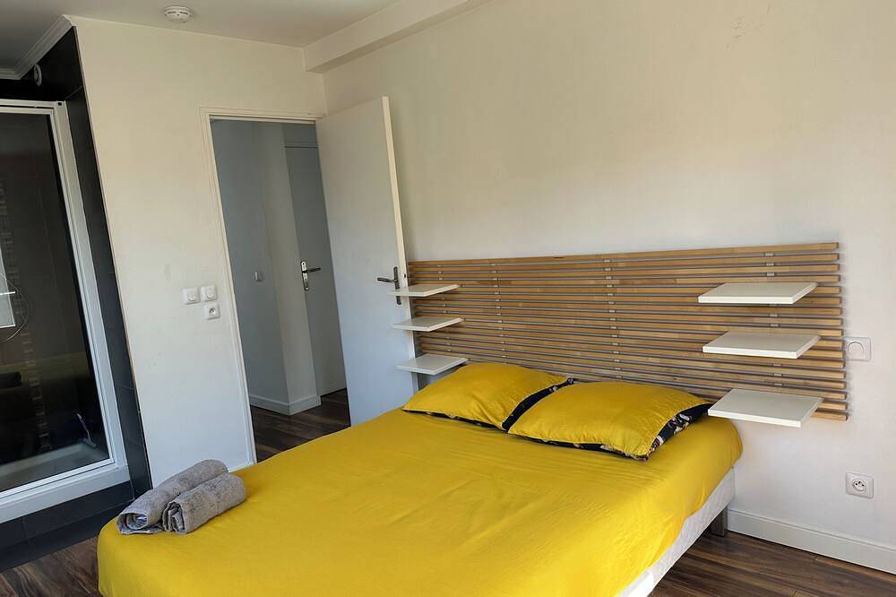 Entire apartment, Design apartment near Paris and Orly in Savigny-sur-Orge, Essonne