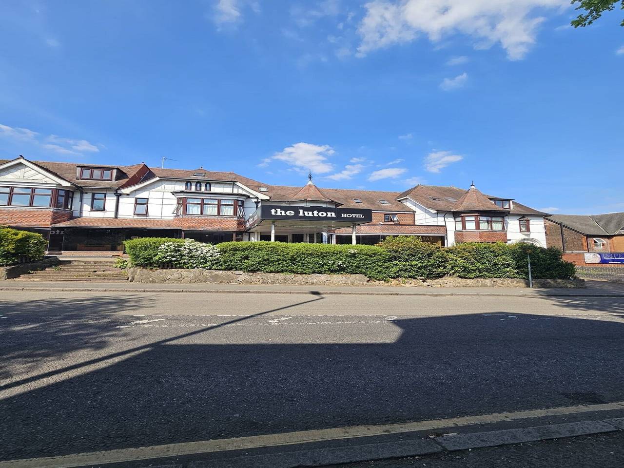 Standard -triple Room in Luton, Chiltern Hills