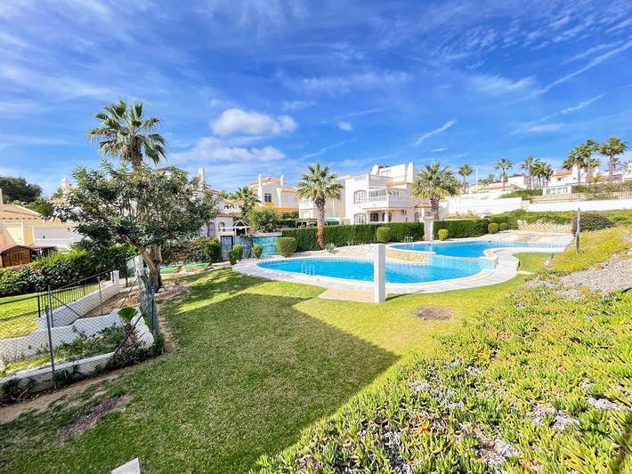 Ferienhaus für 4 Personen, mit Balkon/Terrasse und Pool