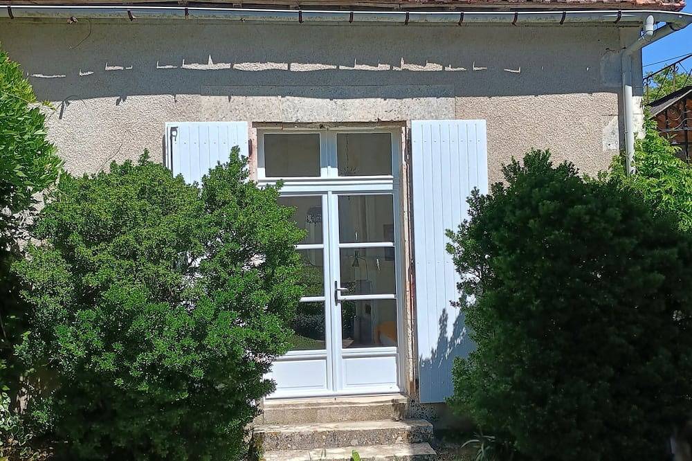 Villa Paignon Studio, charming fully equipped cottage in Montbron, Charente