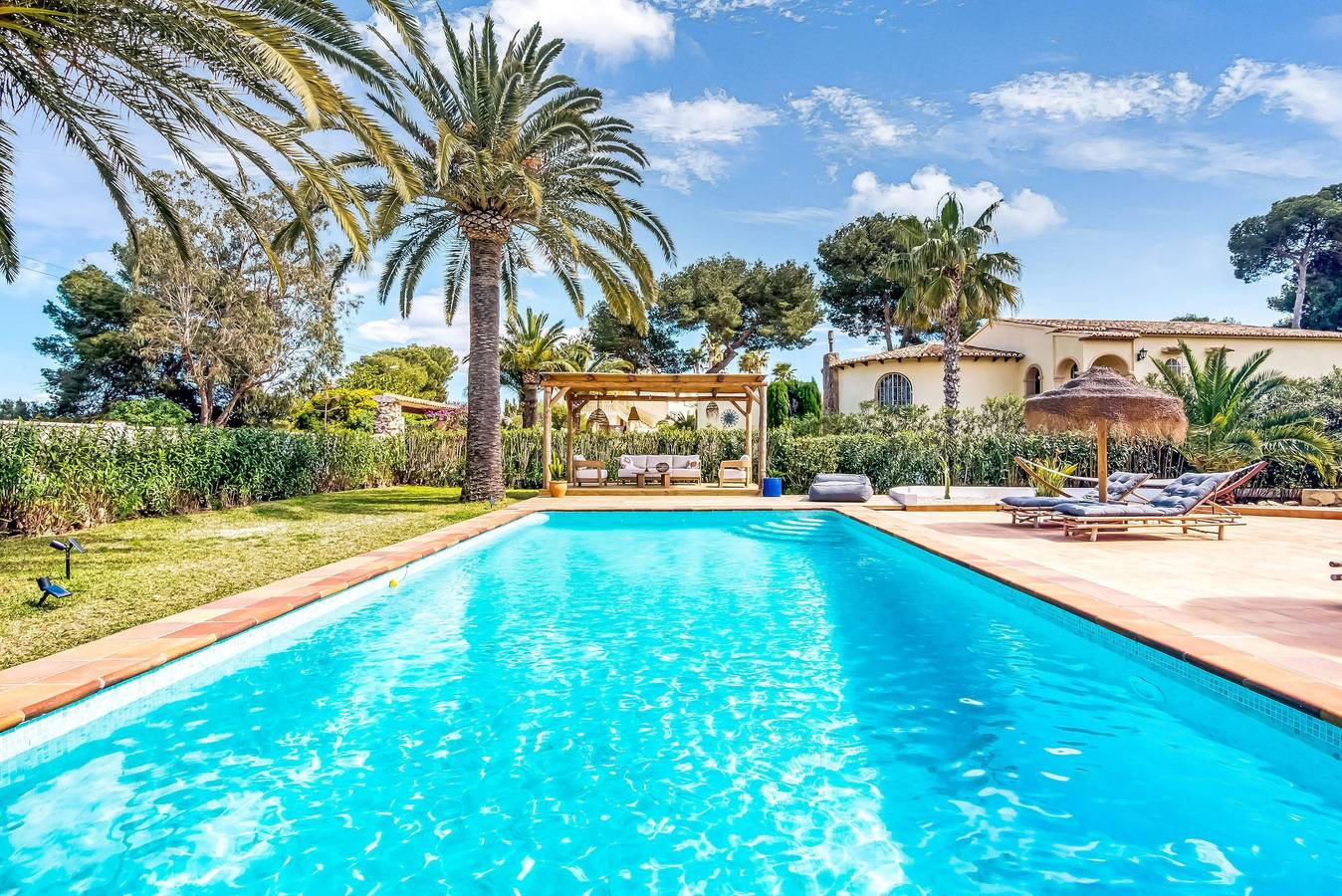 Vakantiehuis 'Casa De Isabella' met privé zwembad, Wi-Fi en airconditioning in Balcón al Mar, Jávea