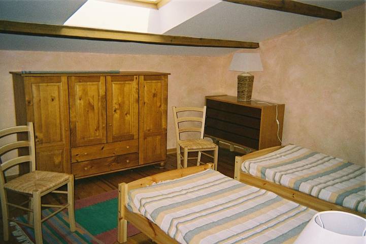 Location de vacances pour 10 personnes, avec terrasse ainsi que jardin et piscine à Peypin - 4