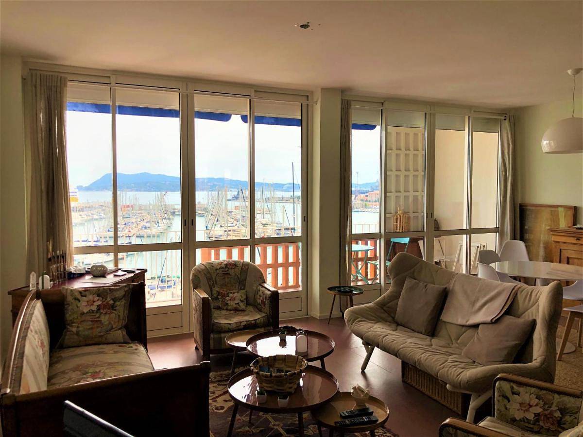 Appartement entier, Riopassions, Grand T3, Belle Vue Mer in Toulon, Côte méditerranéenne (France)