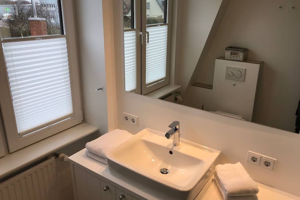 Ganze Wohnung, 3-Zimmer App. für 4 Pers. mit Terrasse, Pkw-Stellplatz, Wlan, Haustiere erlaubt. in Sylt (Gemeinde), Sylt