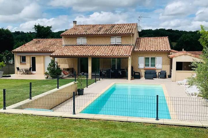 Location de vacances pour 8 personnes dans Saiguède