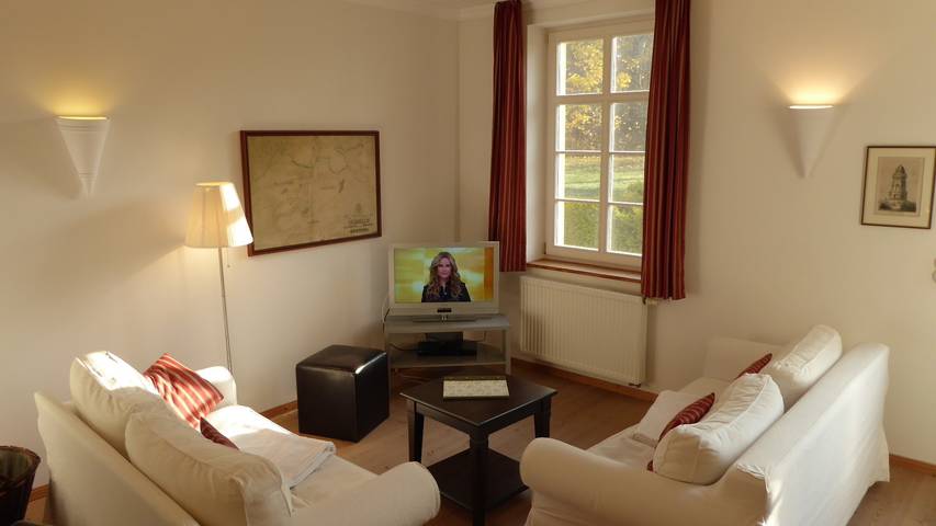 Ganze Ferienwohnung, Gut Rattelvitz, Parterre B Mitte in Gingst, Rügen