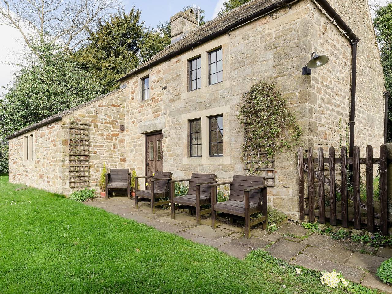 Highbury Cottage in Hathersage, Derbyshire