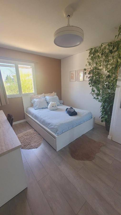 Appartement de vacances pour 3 personnes, avec piscine ainsi que terrasse et jardin, animaux acceptés