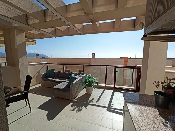 Apartamento de vacaciones para 4 personas, con piscina además de terraza y vistas - 1