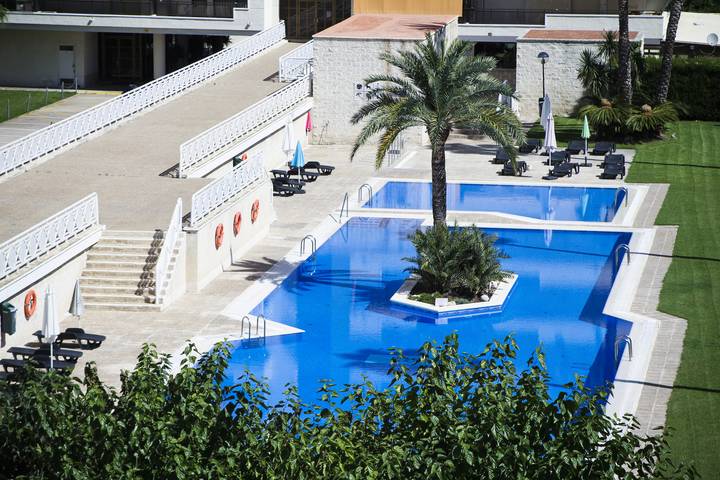 Gîte pour 6 personnes, avec bassin pour enfant et terrasse, animaux acceptés dans La Pineda - 4