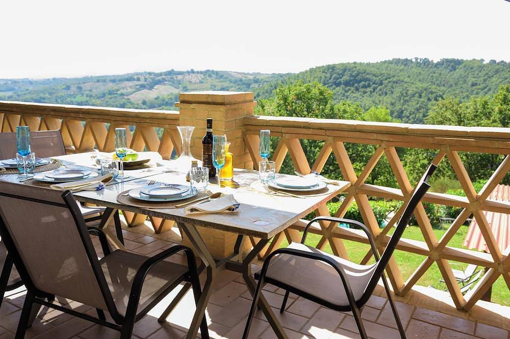 Oferta Especial Para Septiembre! Piscina privada. Vistas gloriosas. in Gualdo Cattaneo, Provincia de Perugia