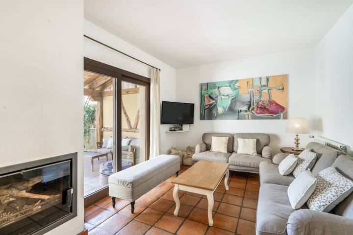 Maison de campagne "Fuentebuena" avec vue sur les montagnes, terrasse privée et Wi-Fi in Matabuena, Province de Ségovie