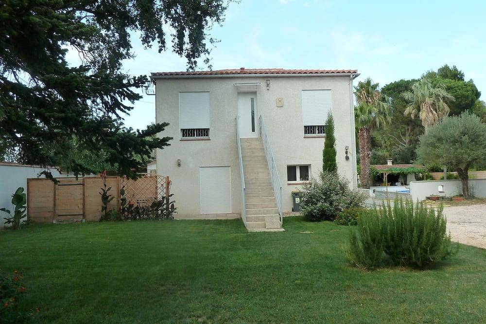 Appartement entier, F3 4/5 personnes 38m2 ,tout confort, ds  propriété privée fermée clim in Montescot, Côte d'Améthyste