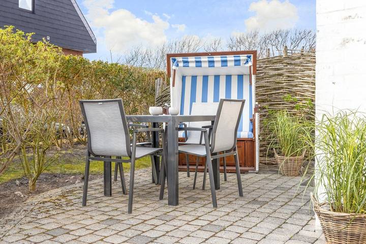 Ganze Wohnung, Gemütliche 2-Zimmerwohnung mit einer Größe von ca. 71 m², für 2 Personen. in Wenningstedt, Sylt