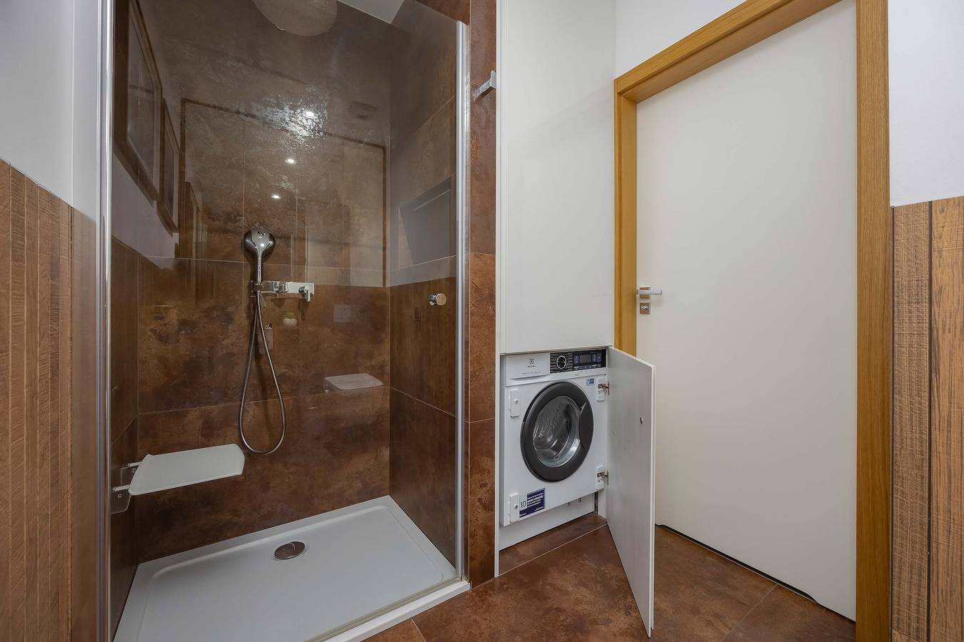 Cały apartament, Modern Apartment with Air Conditioning and Parking Near the Pge Stadium in Warsaw by Noclegi Renters in Warszawa, Mazowsze